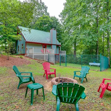 Blue Ridge Getaway With Hot Tub And Seasonal View! Villa